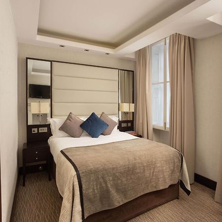더 몽칼름 앳 브루어리 런던 시티 외부 사진 A bedroom at the hotel