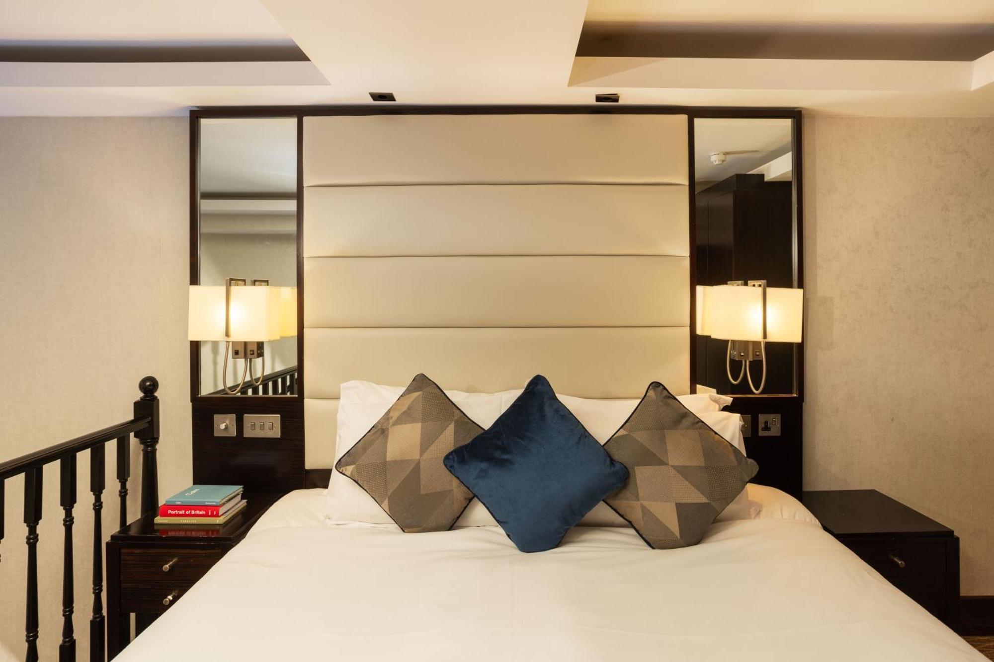 더 몽칼름 앳 브루어리 런던 시티 외부 사진 A bedroom at the hotel
