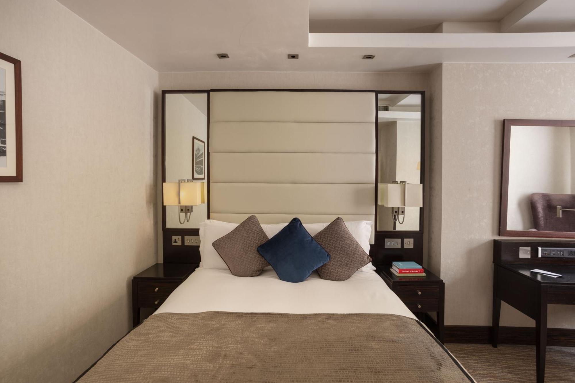더 몽칼름 앳 브루어리 런던 시티 외부 사진 A bedroom at the hotel