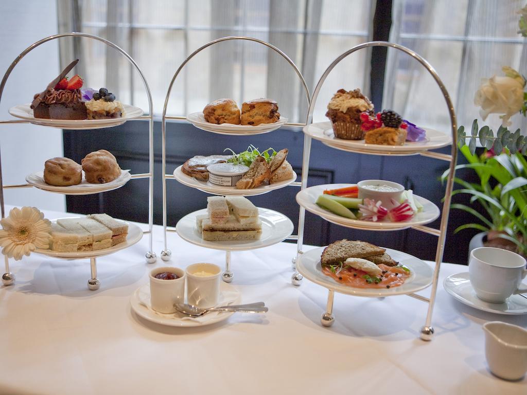 더 몽칼름 앳 브루어리 런던 시티 외부 사진 Afternoon tea at the InterContinental London Park Lane